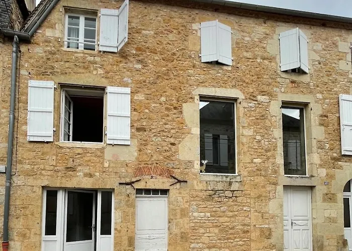 Centre 4 Personnes アパート Vayrac